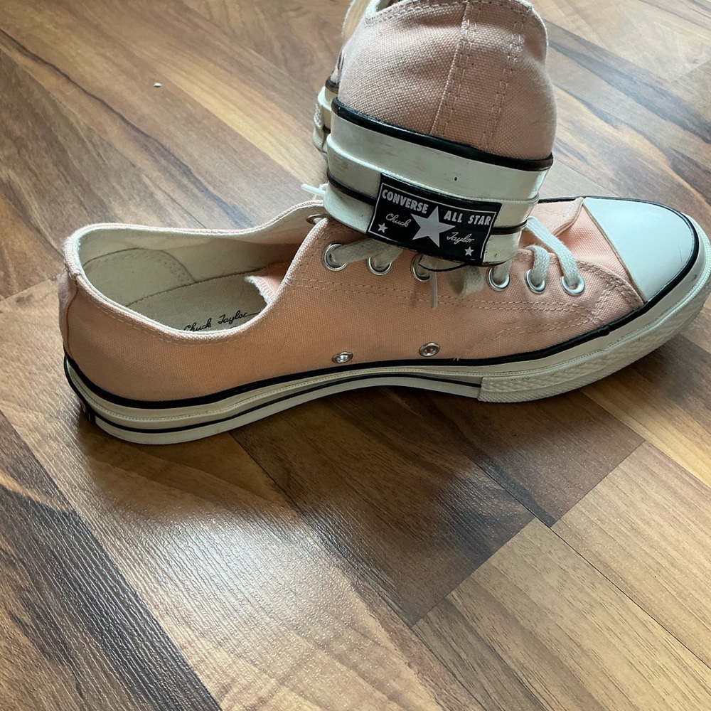Converse Unisex Peach / coral Canvas Sneakers - Picture 6 of 7